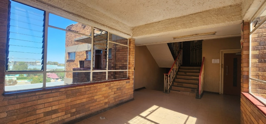 To Let 2 Bedroom Property for Rent in Klerksdorp North West